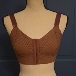 5/$40 NWOT Rare Fabletics Mauve Corset Look Sports Bra Molded Cups Small
